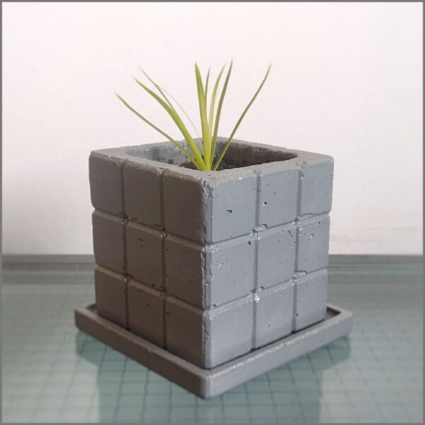 04-MC0 . Maceta Cubo RUBIK En Cemento Natural - Imagen 2